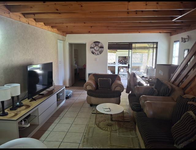 4 BEDROOM FREEHOLD FOR SALE IN RAVENSWOOD